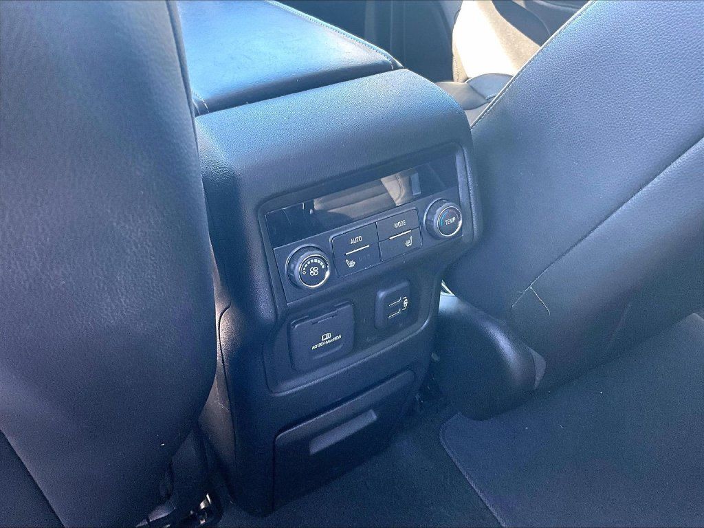 Used 2019 GMC Acadia Denali AWD/4WD image 34