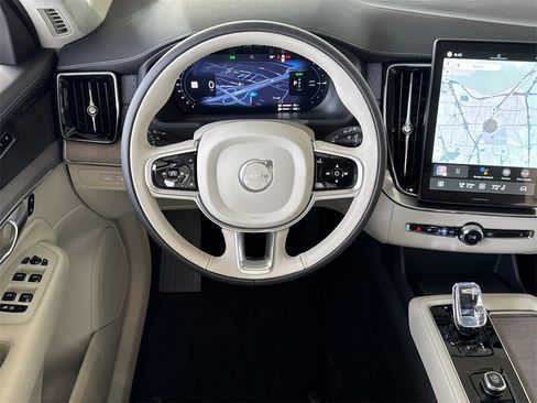 New 2026 Volvo XC90 T8 Ultra w/ Lounge Package image 13