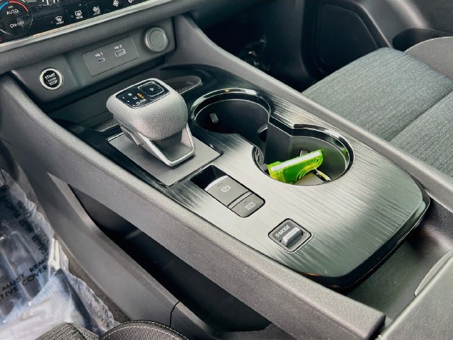 Certified 2023 Nissan Rogue SV FWD image 13