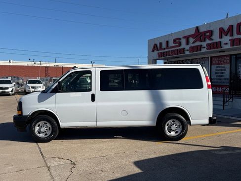 Used 2017 Chevrolet Express 2500 LS image 4