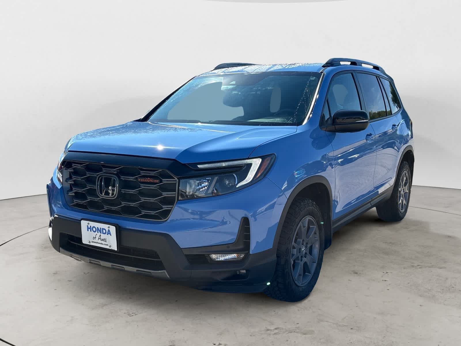 Certified 2024 Honda Passport TrailSport image 1