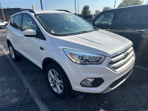 Used 2018 Ford Escape SEL w/ Ford Safe & Smart Package FWD image 3