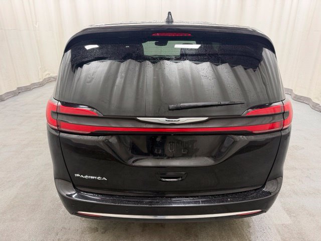 Used 2025 Chrysler Pacifica Select FWD image 7