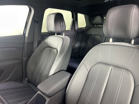 Used 2024 Audi Q4 e-tron Premium w/ Convenience Package image 10