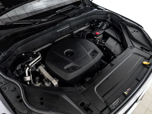 Used 2020 Volvo XC90 T5 Momentum image 59