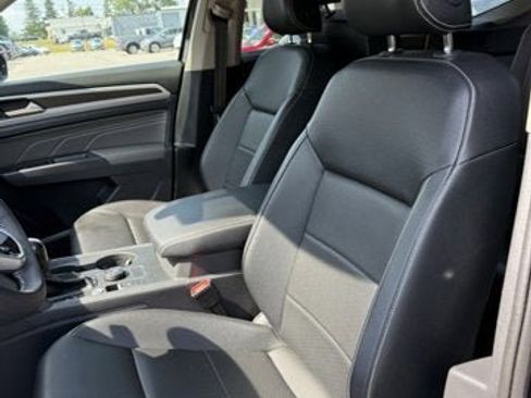 Used 2021 Volkswagen Atlas SE image 16