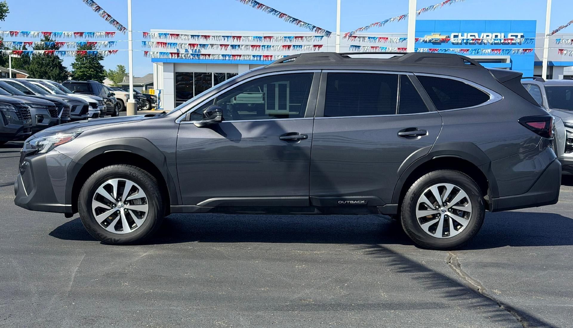 Used 2025 Subaru Outback Premium AWD/4WD image 8