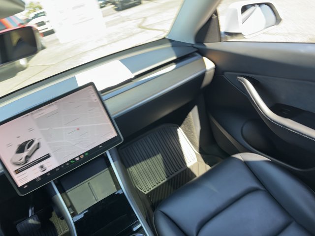 Used 2020 Tesla Model Y Long Range AWD/4WD image 16