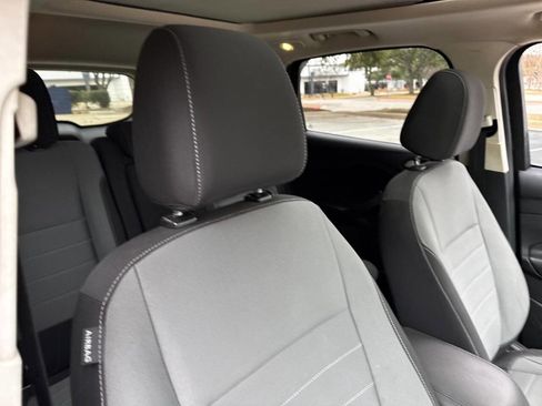 Used 2016 Ford Escape SE image 28