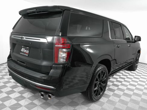 Used 2021 Chevrolet Suburban High Country image 5