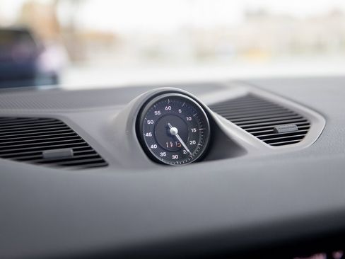 Certified 2024 Porsche Cayenne Coupe image 15