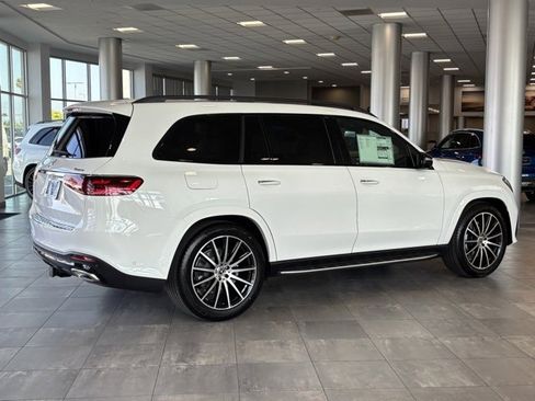 New 2026 Mercedes-Benz GLS 580 4MATIC image 3