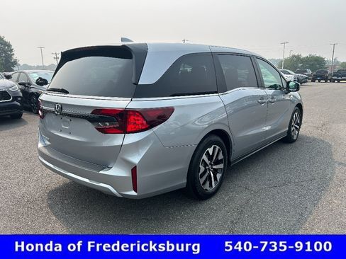 Certified 2026 Honda Odyssey EX-L image 5