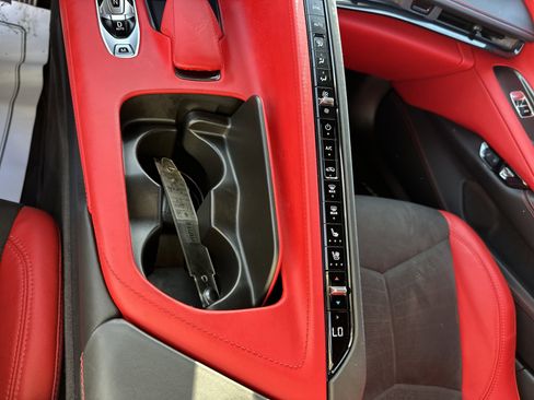 Used 2024 Chevrolet Corvette Stingray Premium Conv w/ Z51 Performance Package image 23