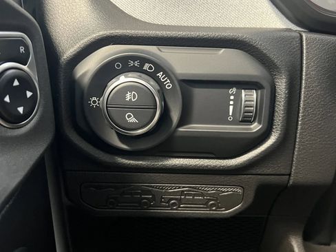 Used 2025 Jeep Gladiator Sport AWD/4WD image 37