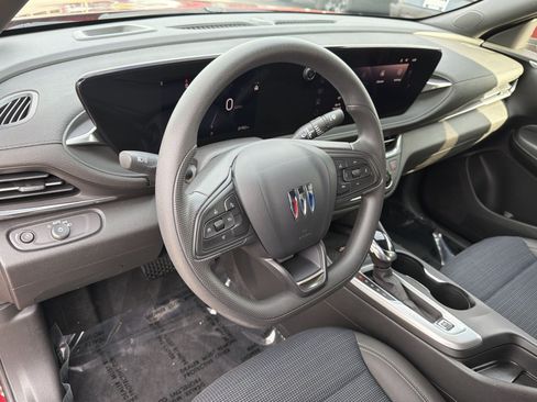 Used 2024 Buick Envista Preferred w/ Convenience II Package FWD image 16