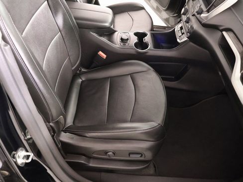 Used 2024 GMC Terrain SLT image 12