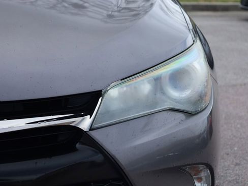 Used 2017 Toyota Camry SE image 16