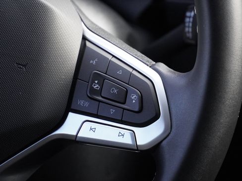 Used 2023 Volkswagen Tiguan S image 30