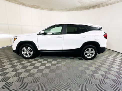 Used 2024 GMC Terrain SLE FWD image 6