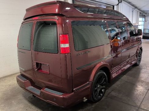 Used 2021 Chevrolet Express 2500 LS w/ Enhanced Convenience Package RWD image 3