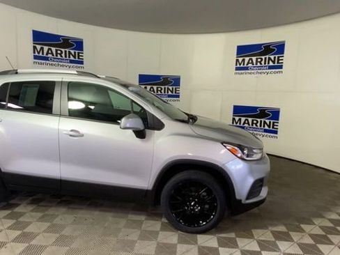 Certified 2022 Chevrolet Trax LT w/ Driver Confidence Package image 3