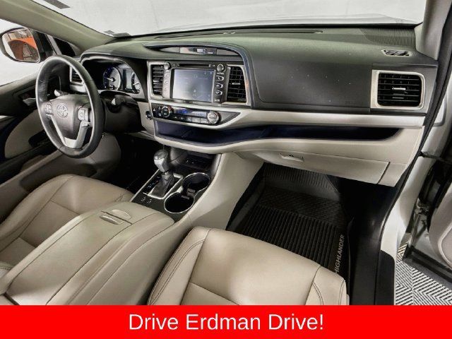 Used 2018 Toyota Highlander XLE FWD image 26