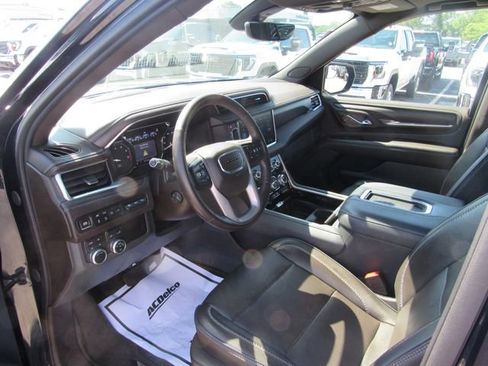 Certified 2021 GMC Yukon Denali w/ Denali Premium Package AWD/4WD image 12