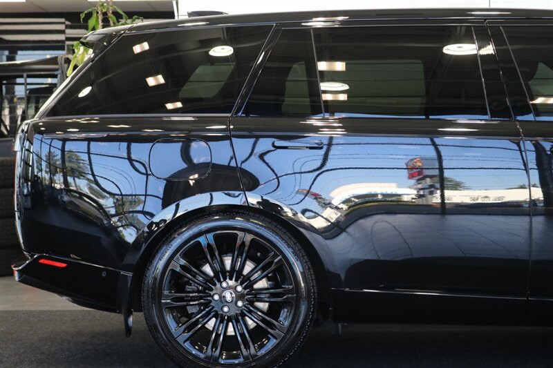 Used 2025 Land Rover Range Rover Long Wheelbase Autobiography AWD/4WD image 61