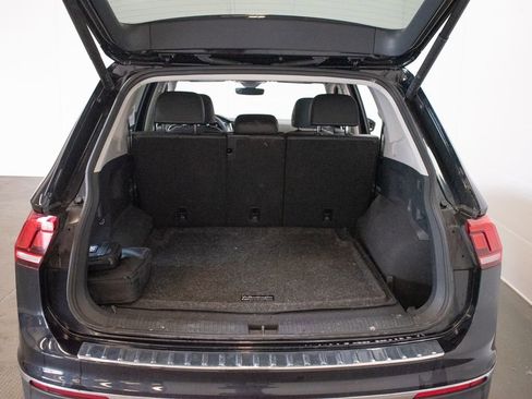 Used 2024 Volkswagen Tiguan SE AWD/4WD image 25