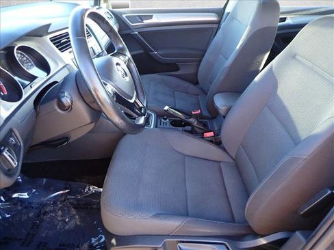 Used 2016 Volkswagen Golf S image 11