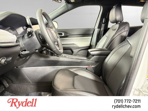 Used 2024 Jeep Compass Latitude image 10