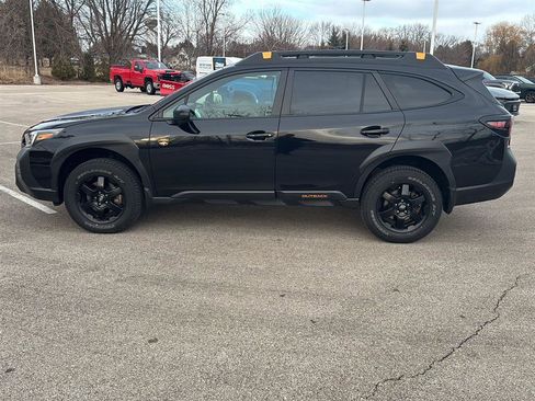 Used 2022 Subaru Outback Wilderness w/ Wilderness Package image 11