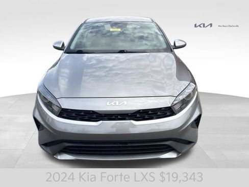 Certified 2024 Kia Forte LXS FWD image 3