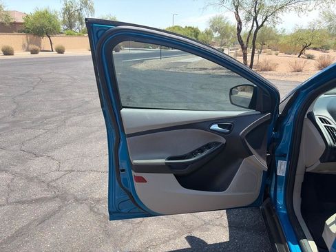 Used 2014 Ford Focus SE FWD image 10