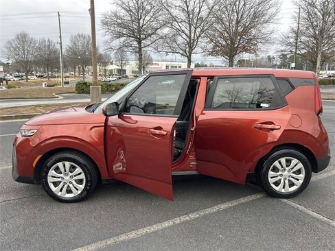Certified 2022 Kia Soul LX image 22