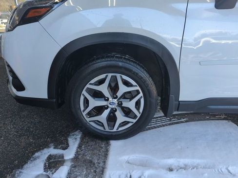 Used 2023 Subaru Forester Premium image 32