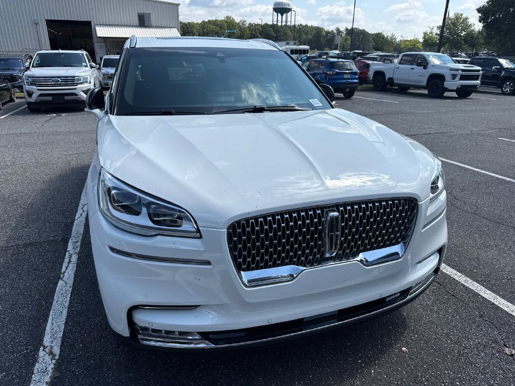 Used 2020 Lincoln Aviator Reserve w/ Equipment Group 202A AWD/4WD image 4