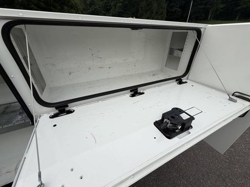 Used 2023 RAM 2500 Tradesman w/ Chrome Appearance Group AWD/4WD image 17