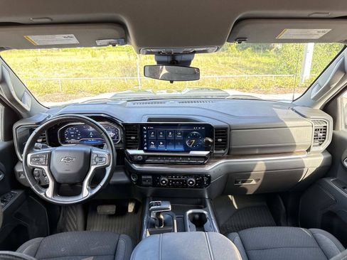 Used 2024 Chevrolet Silverado 1500 LT Trail Boss w/ Protection Package AWD/4WD image 12