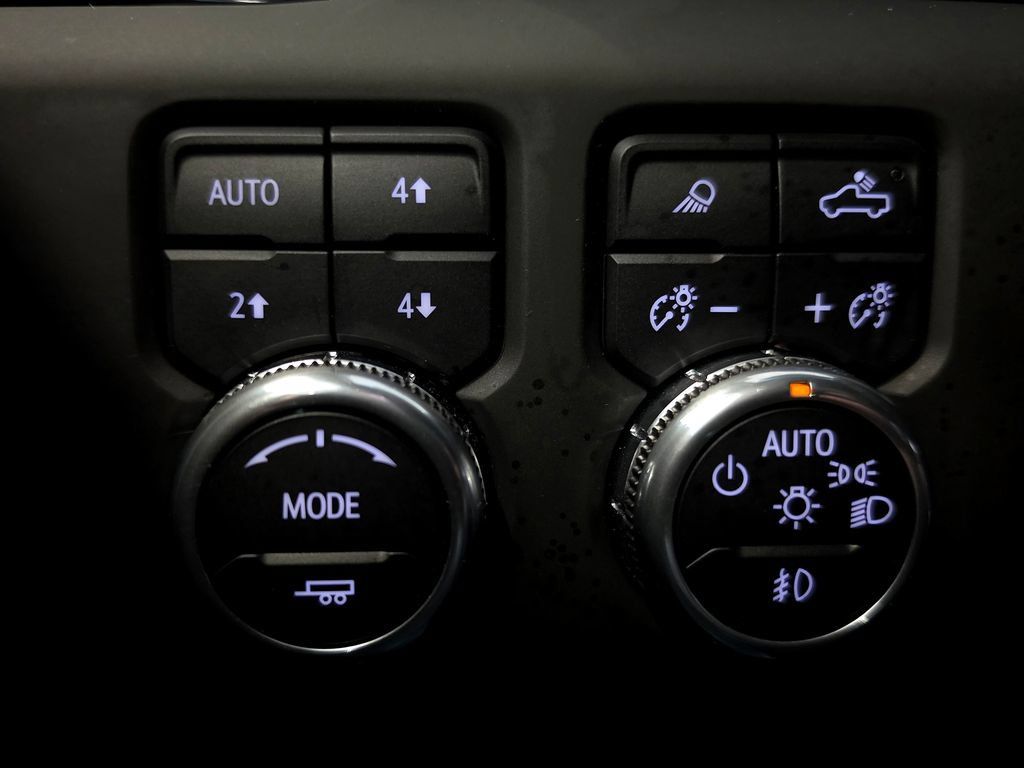 Used 2025 GMC Sierra 1500 AT4 AWD/4WD image 24
