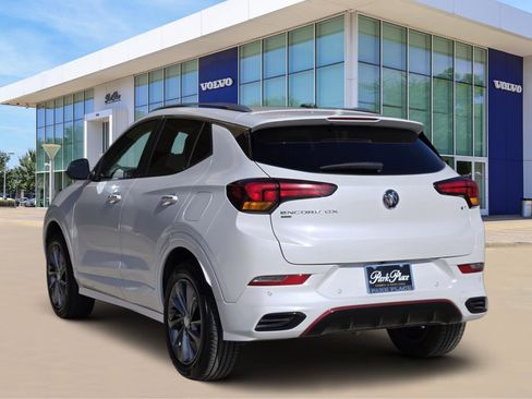 Used 2022 Buick Encore GX Select w/ Advanced Technology Package image 4