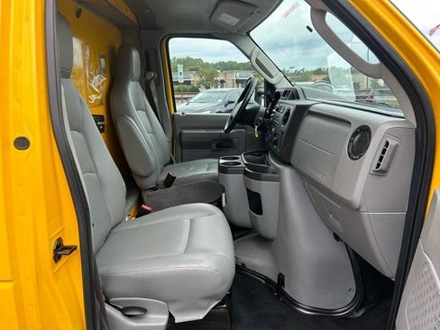 Used 2019 Ford E-350 and Econoline 350 Super Duty image 21