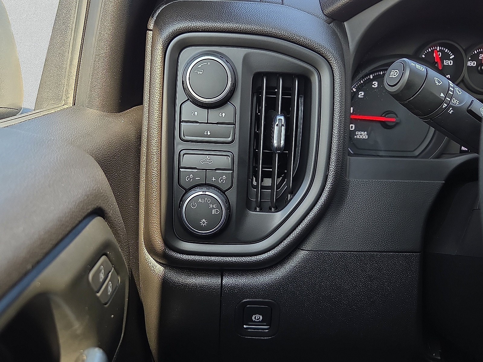 Certified 2026 Chevrolet Silverado 2500 W/T w/ WT Convenience Package AWD/4WD image 19