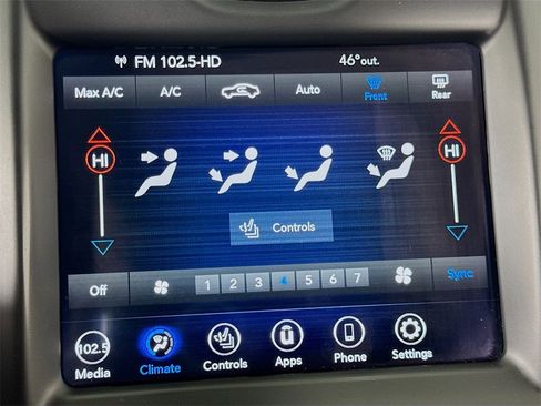 Used 2023 Chrysler 300 Touring L image 35