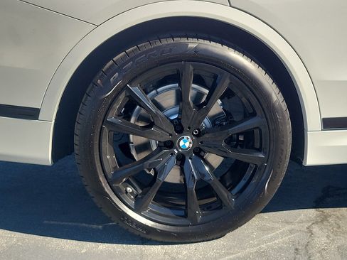 New 2027 BMW X7 xDrive40i w/ M Sport Package AWD/4WD image 6