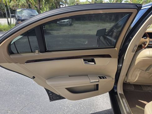 Used 2013 Mercedes-Benz S 550 w/ Sport Pkg Plus One image 28