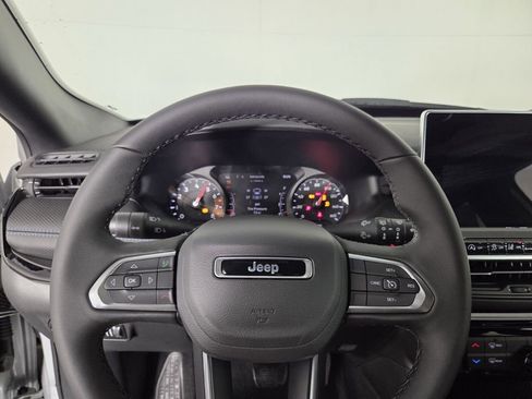 New 2026 Jeep Compass Latitude image 12