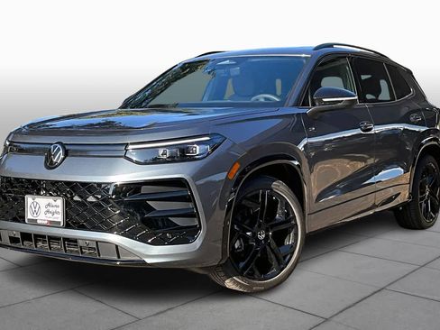 New 2026 Volkswagen Tiguan SE R-Line FWD image 1