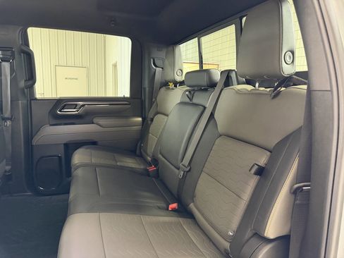 Used 2024 Chevrolet Silverado 2500 ZR2 w/ Technology Package image 22